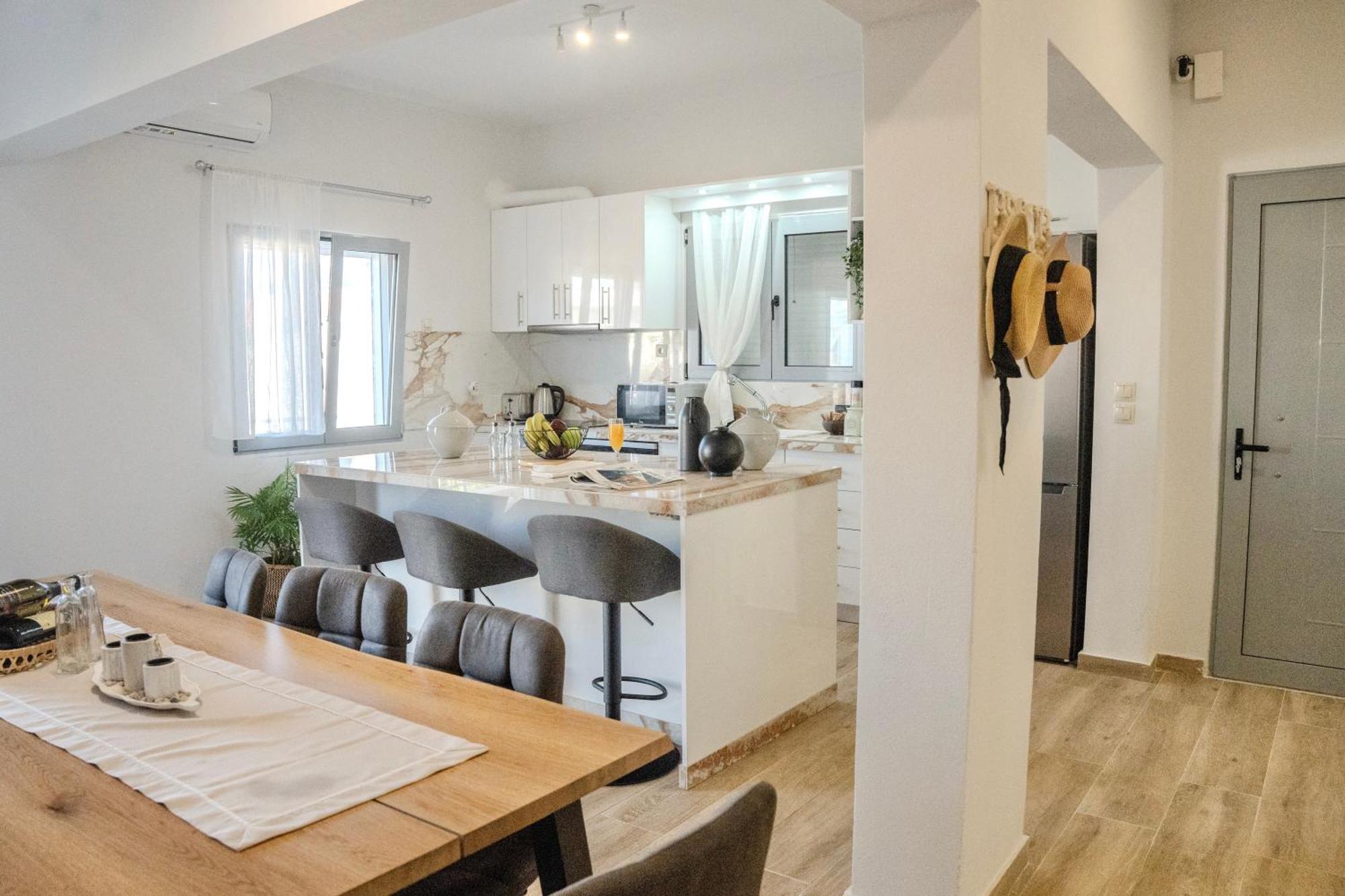 Exquisite 4-Bedroom Prestige Apartment Rhodes City Εξωτερικό φωτογραφία